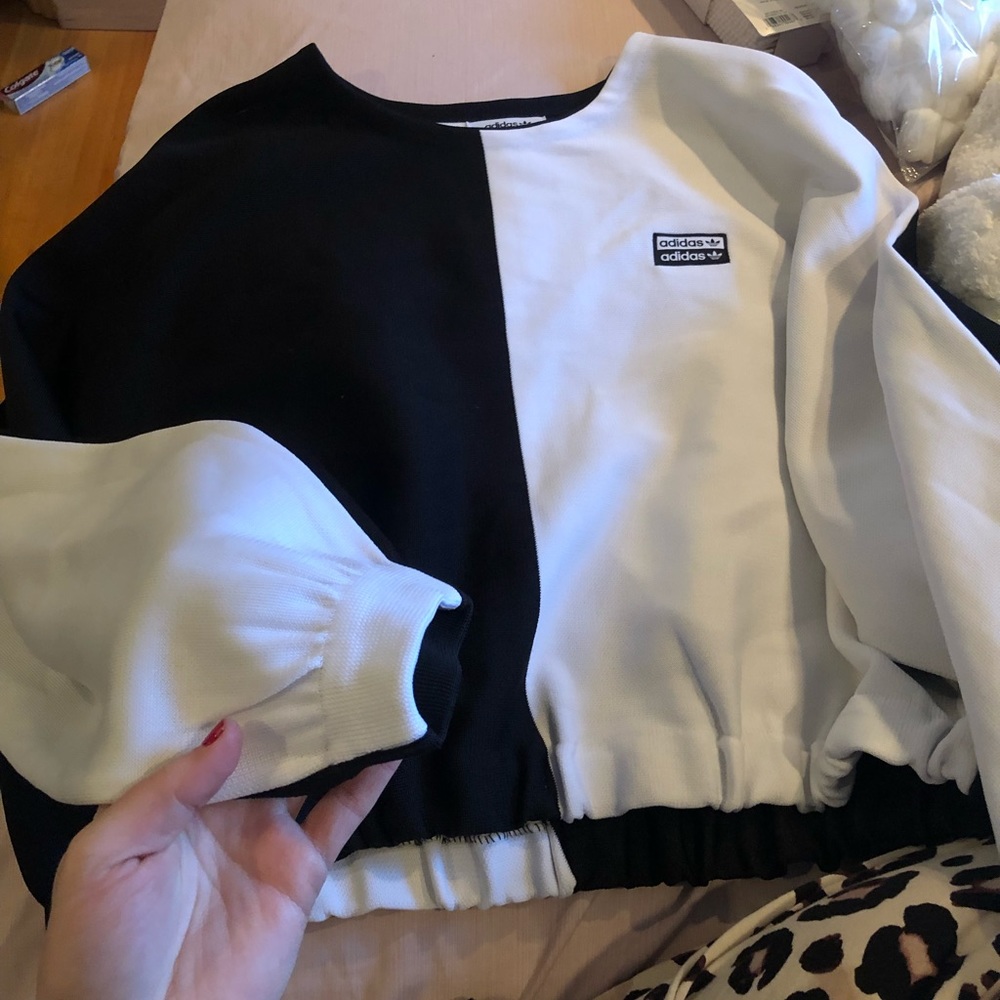 Super cute adidas women’s top